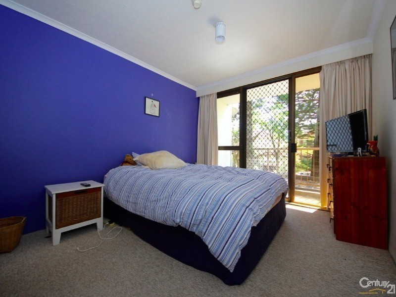 22 Armrick Avenue, Broadbeach QLD 4218