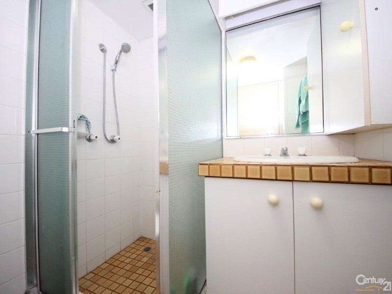 22 Armrick Avenue, Broadbeach QLD 4218