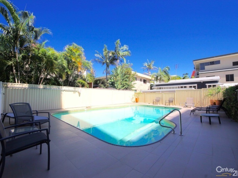 22 Armrick Avenue, Broadbeach QLD 4218
