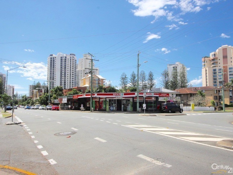 22 Armrick Avenue, Broadbeach QLD 4218