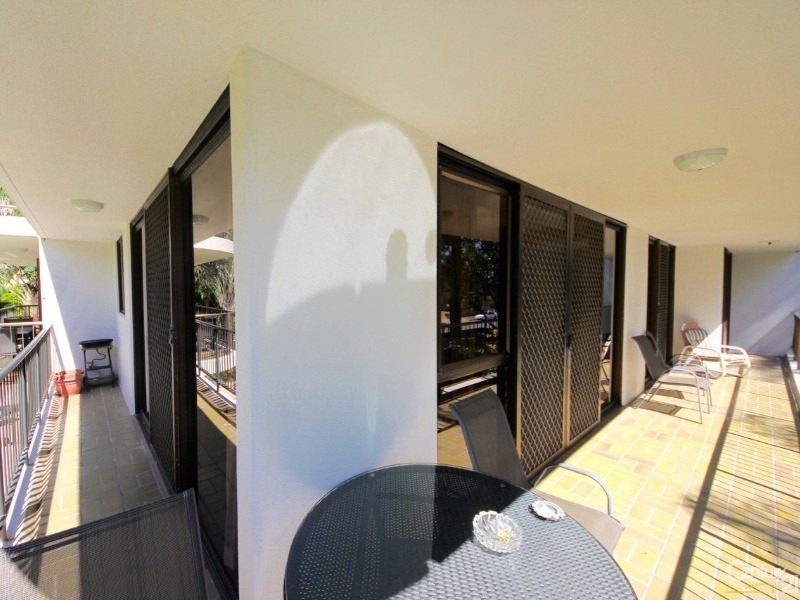 22 Armrick Avenue, Broadbeach QLD 4218