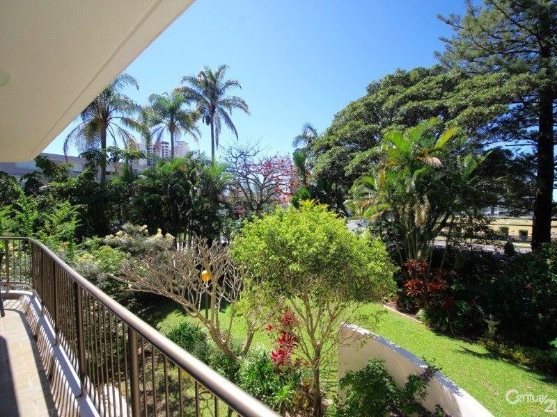 22 Armrick Avenue, Broadbeach QLD 4218
