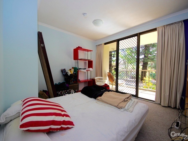 22 Armrick Avenue, Broadbeach QLD 4218