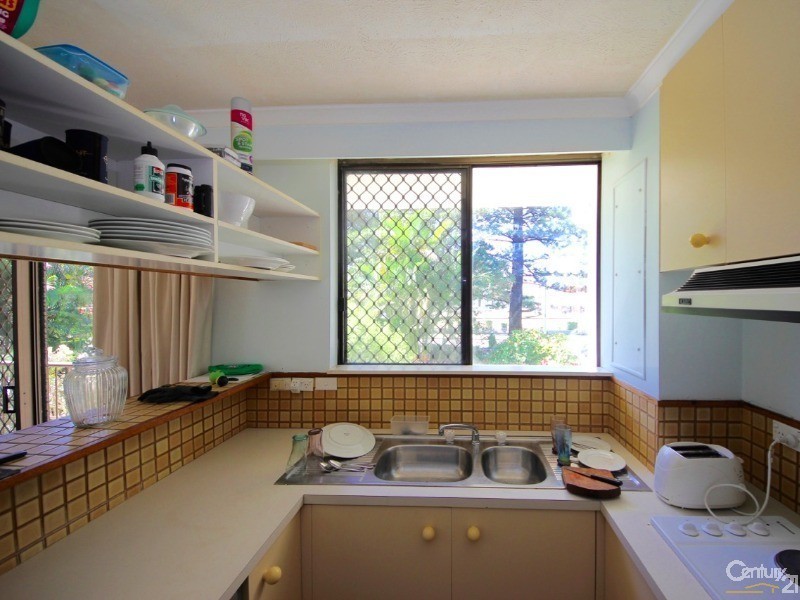 22 Armrick Avenue, Broadbeach QLD 4218