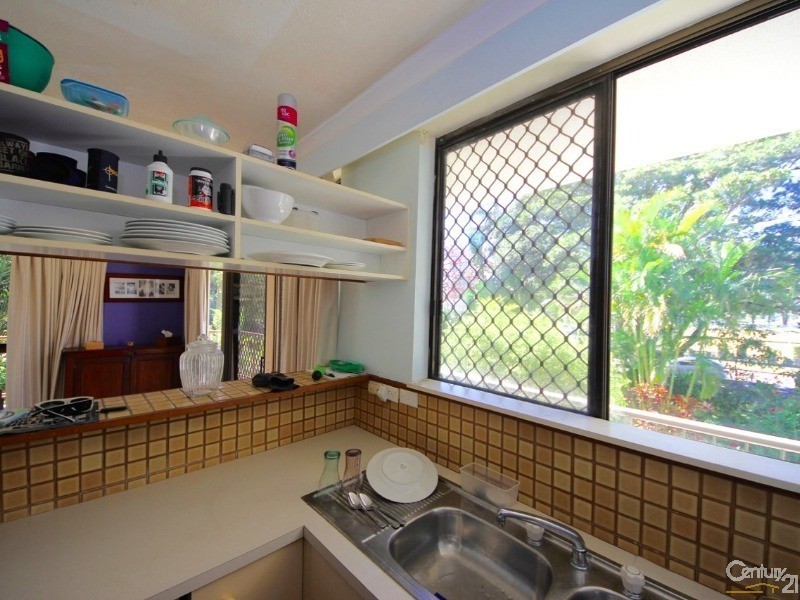 22 Armrick Avenue, Broadbeach QLD 4218