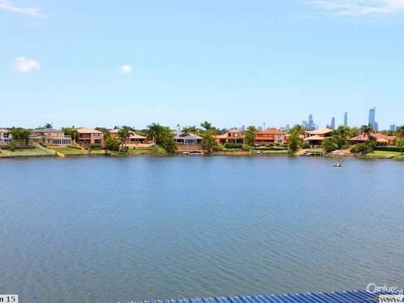 Clear Island Waters QLD 4226