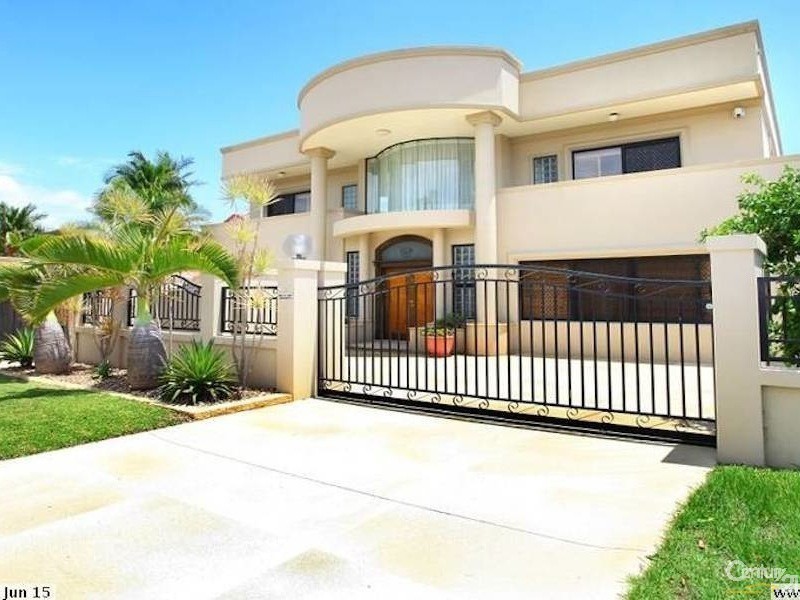 Clear Island Waters QLD 4226