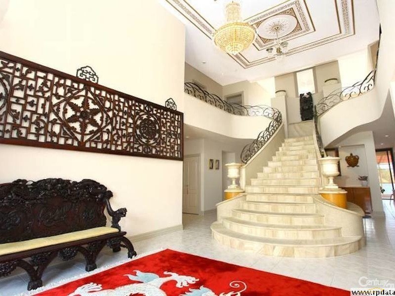 Clear Island Waters QLD 4226