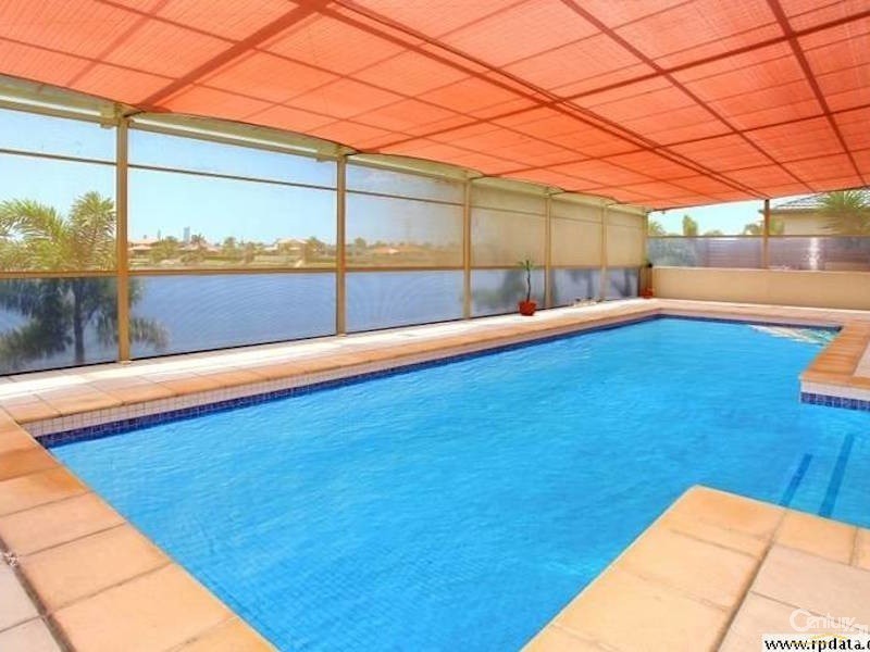 Clear Island Waters QLD 4226