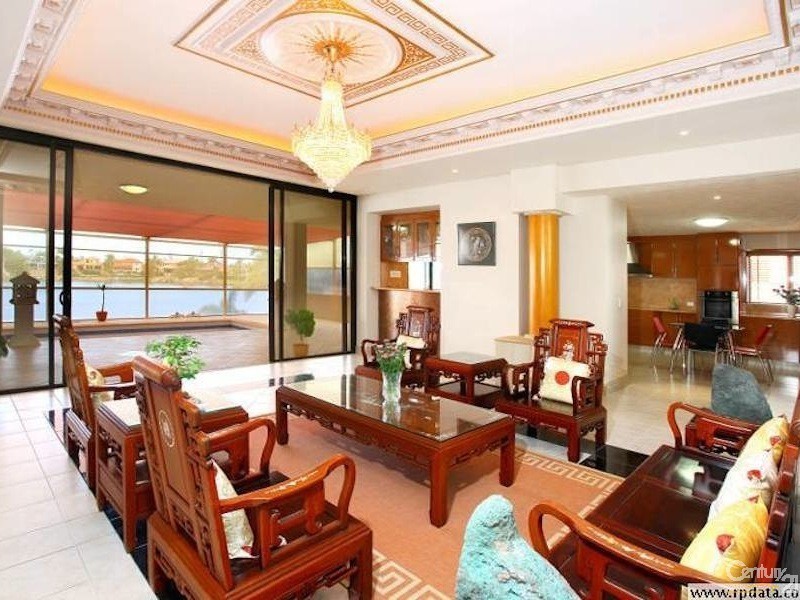 Clear Island Waters QLD 4226