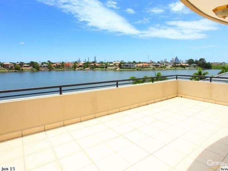 Clear Island Waters QLD 4226