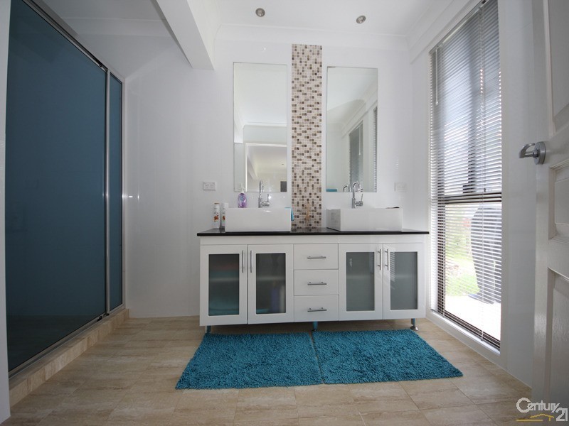 164 Alison Road, Carrara QLD 4211