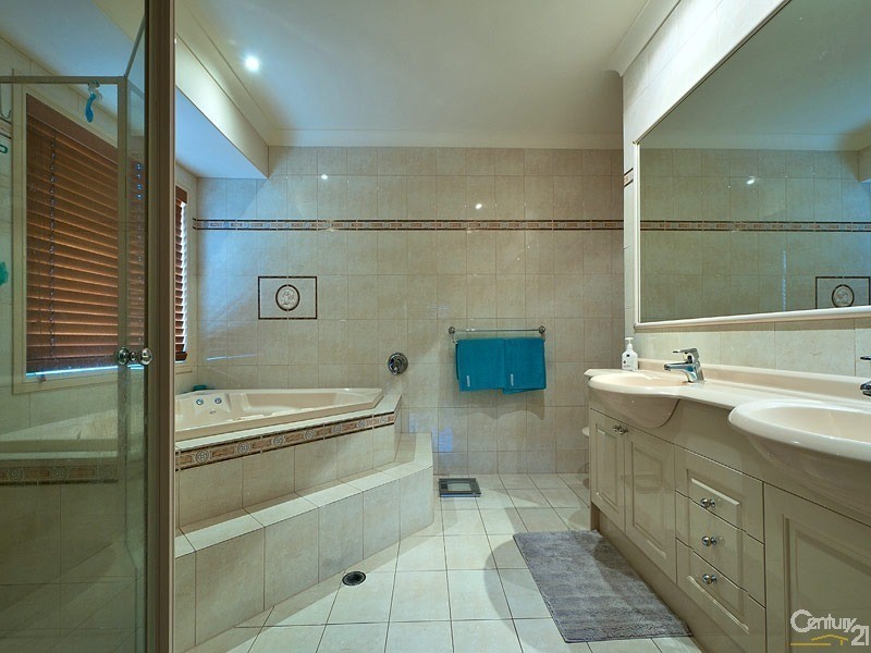 70 Greenway Boulevard, Maudsland QLD 4210