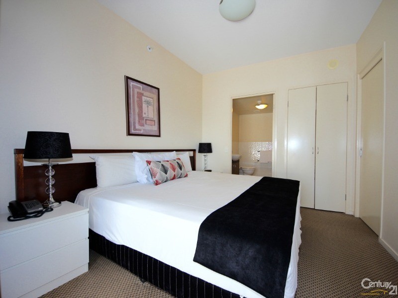 42  Surf Parade, Broadbeach QLD 4218