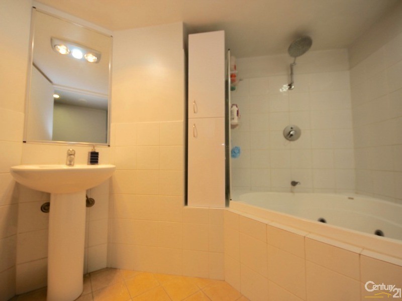 511/42 Surf Parade, Broadbeach QLD 4218
