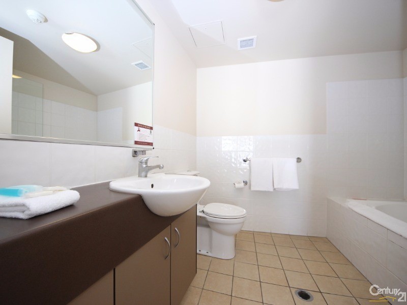 42 Surf Parade, Broadbeach QLD 4218
