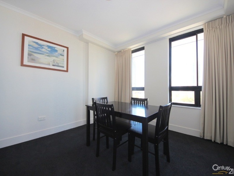 30 Surf Parade, Broadbeach QLD 4218