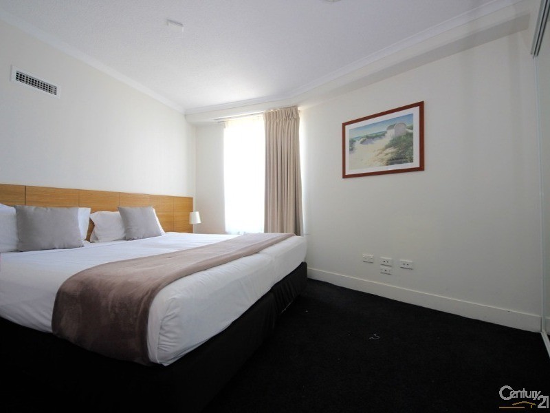 30 Surf Parade, Broadbeach QLD 4218