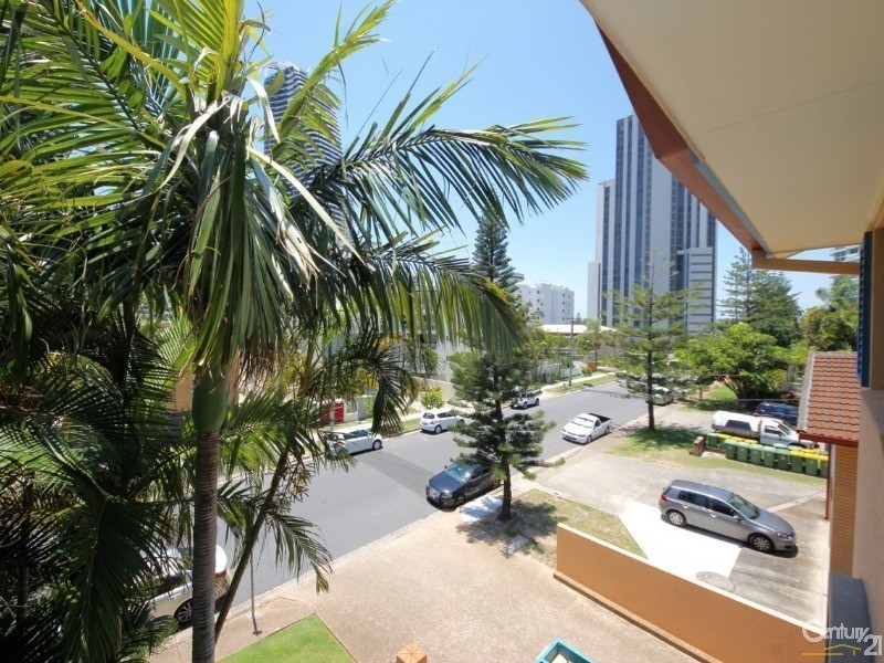 20 Anne Avenue, Broadbeach QLD 4218
