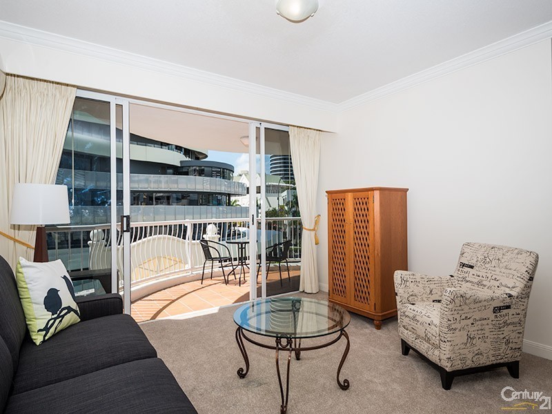 90 Surf Parade, Broadbeach QLD 4218
