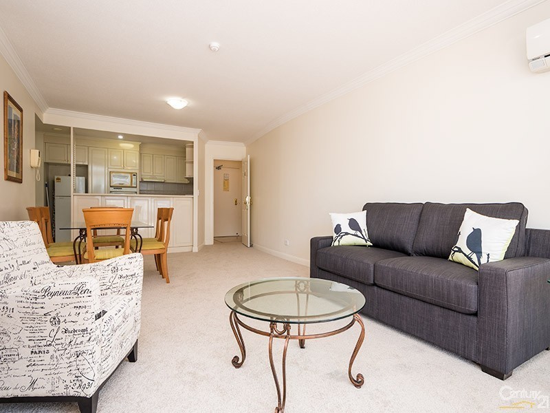 90 Surf Parade, Broadbeach QLD 4218