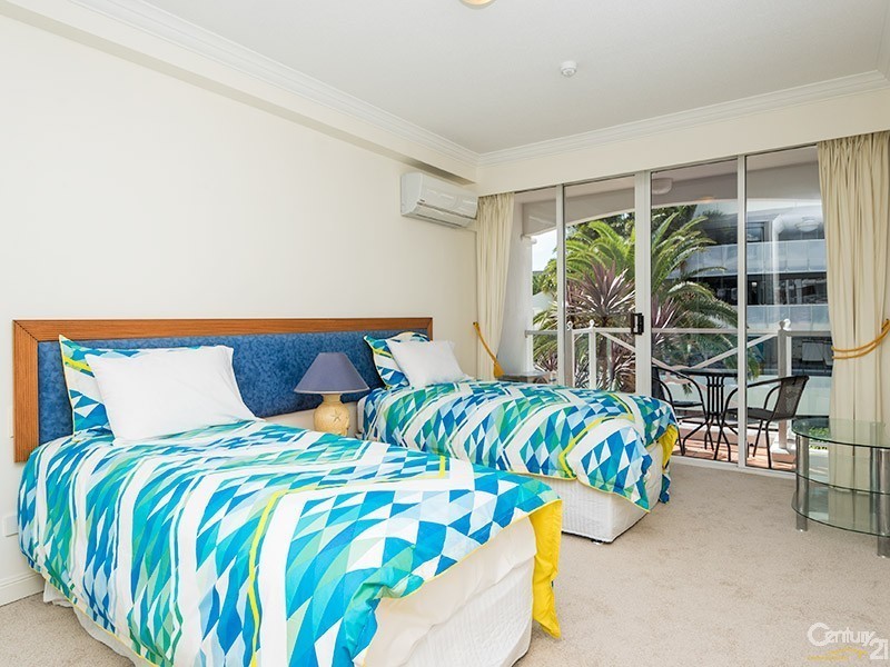 90 Surf Parade, Broadbeach QLD 4218