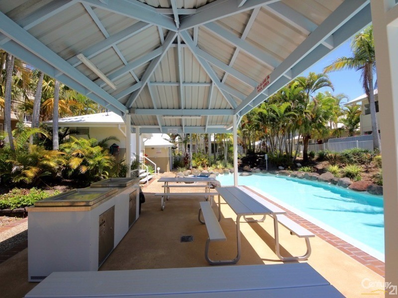 16 Crescent Avenue, Mermaid Beach QLD 4218