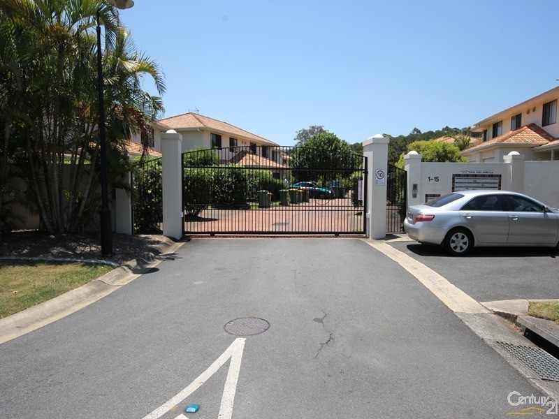 302/1 Gentian Drive, Arundel QLD 4214