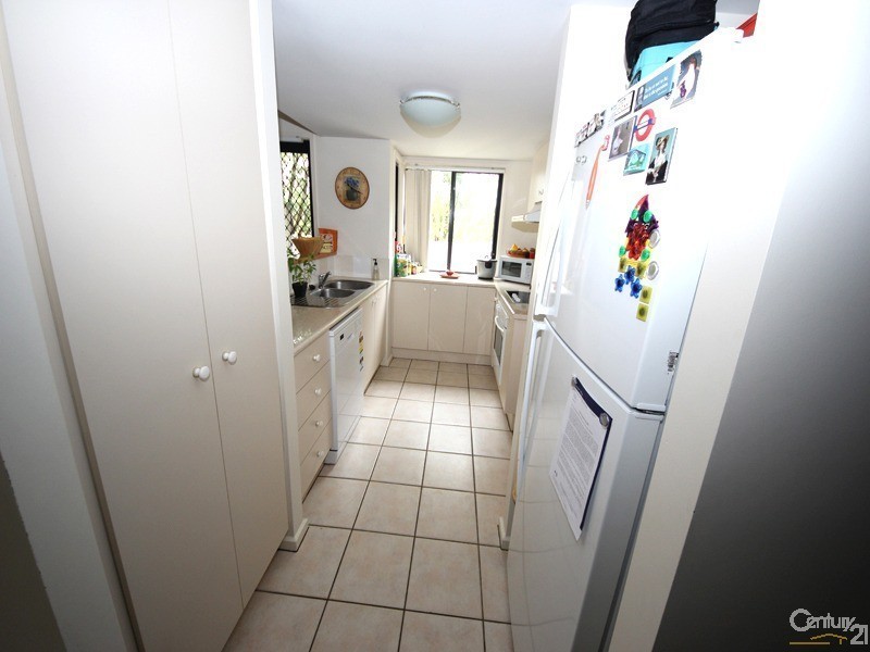 302/1 Gentian Drive, Arundel QLD 4214