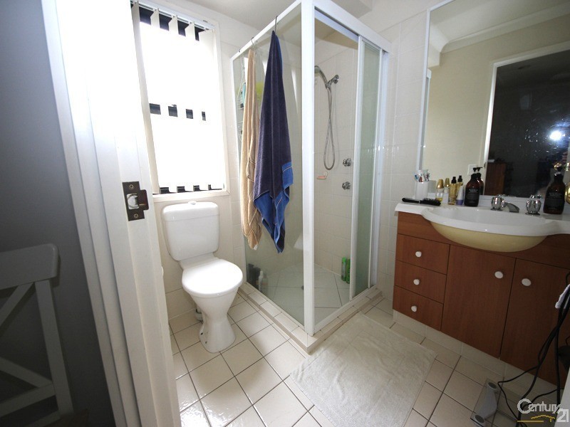 302/1 Gentian Drive, Arundel QLD 4214