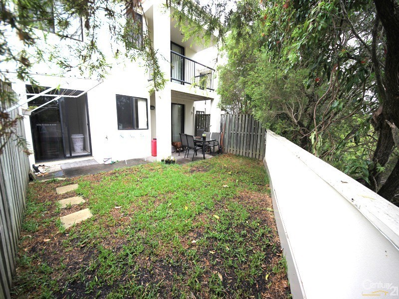 302/1 Gentian Drive, Arundel QLD 4214