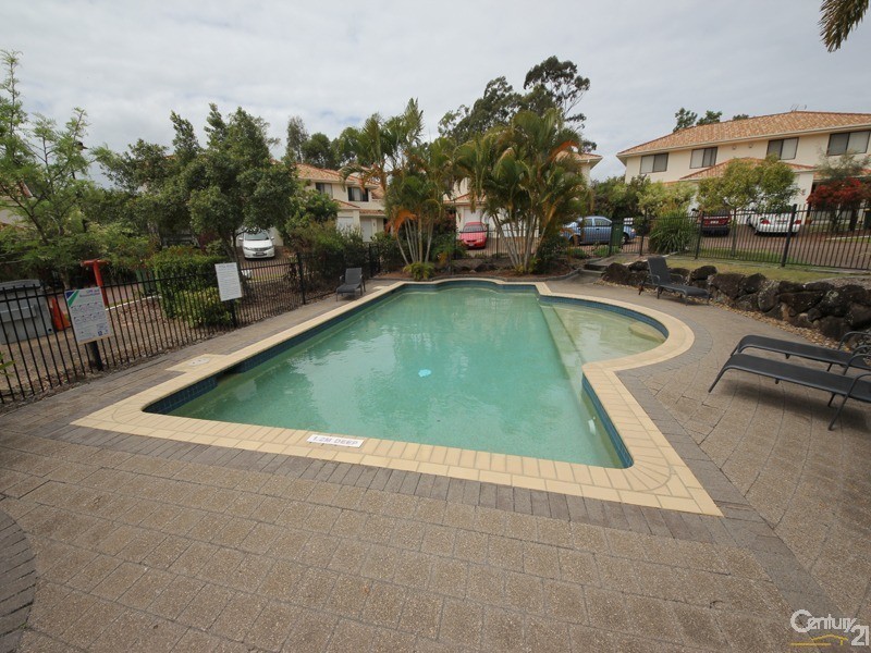 302/1 Gentian Drive, Arundel QLD 4214