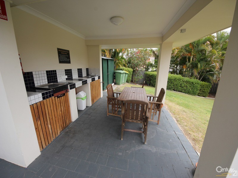 302/1 Gentian Drive, Arundel QLD 4214