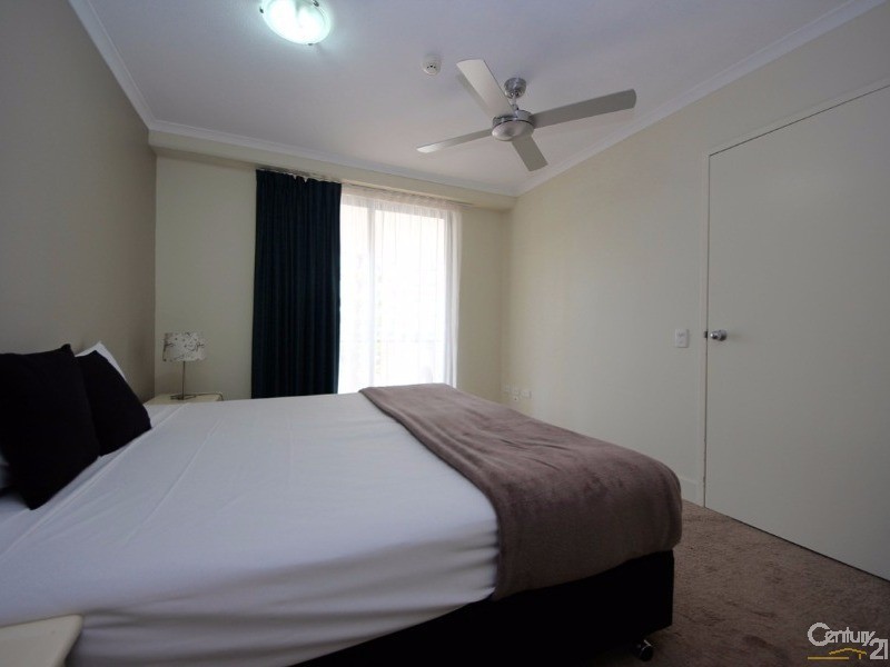 30 Surf Parade, Broadbeach QLD 4218