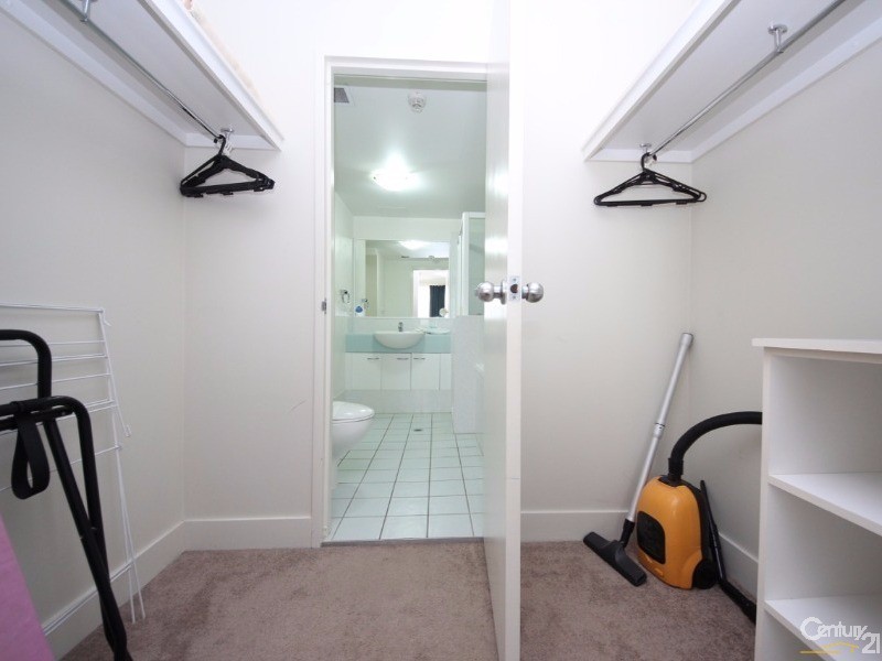 30 Surf Parade, Broadbeach QLD 4218