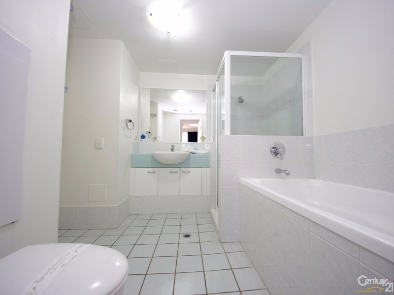 30 Surf Parade, Broadbeach QLD 4218