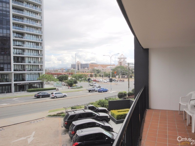 30 Surf Parade, Broadbeach QLD 4218