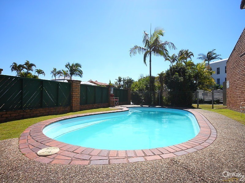 8/9 Eady Avenue, Broadbeach Waters QLD 4218