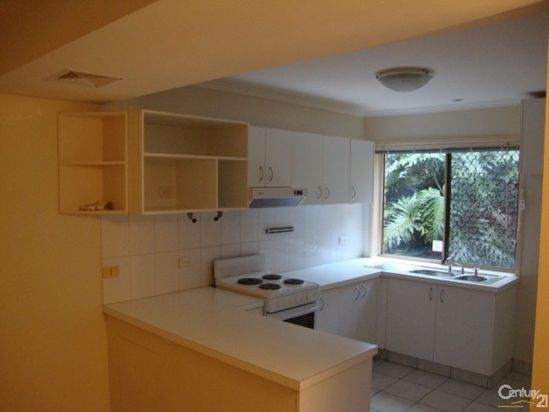 8/9 Eady Avenue, Broadbeach Waters QLD 4218