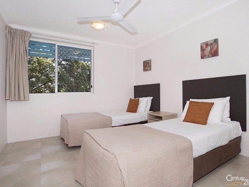 10 Alexandra Avenue, Mermaid Beach QLD 4218
