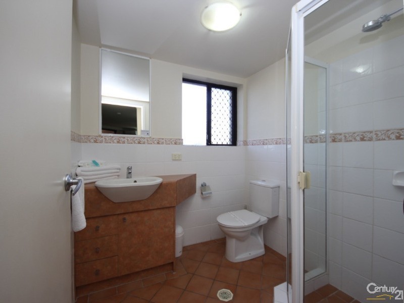 4/5 Fourth Avenue, Burleigh Heads QLD 4220