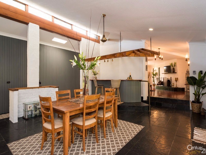 104 Alison Road, Carrara QLD 4211