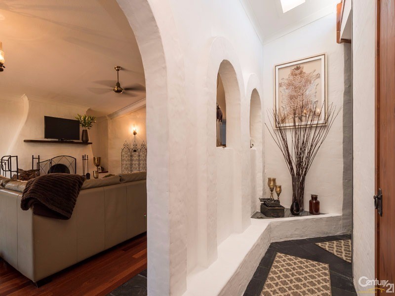 104 Alison Road, Carrara QLD 4211