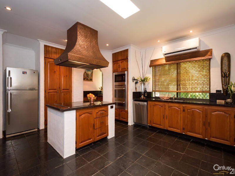 104 Alison Road, Carrara QLD 4211