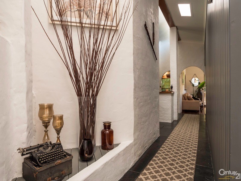 104 Alison Road, Carrara QLD 4211