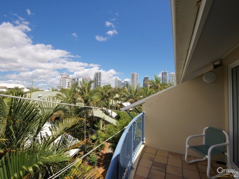 10 Alexandra Avenue, Mermaid Beach QLD 4218
