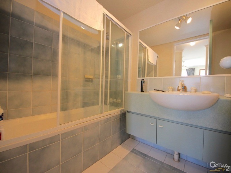 10 Alexandra Avenue, Mermaid Beach QLD 4218