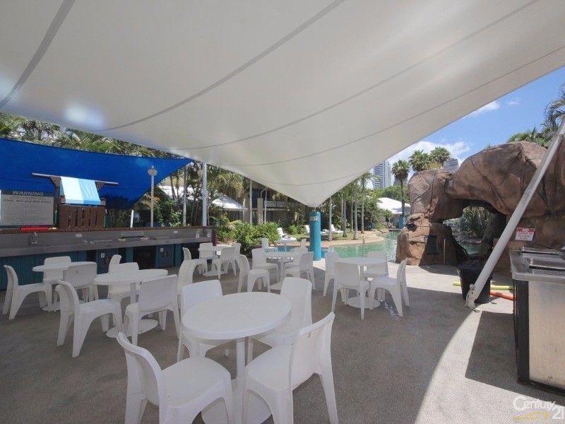 10 Alexandra Avenue, Mermaid Beach QLD 4218