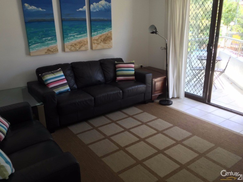 22 Second Avenue, Broadbeach QLD 4218