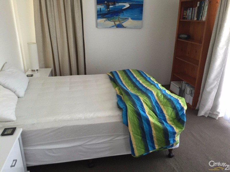 22 Second Avenue, Broadbeach QLD 4218